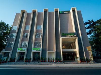 Emerald Signature hotel front, Mysuru