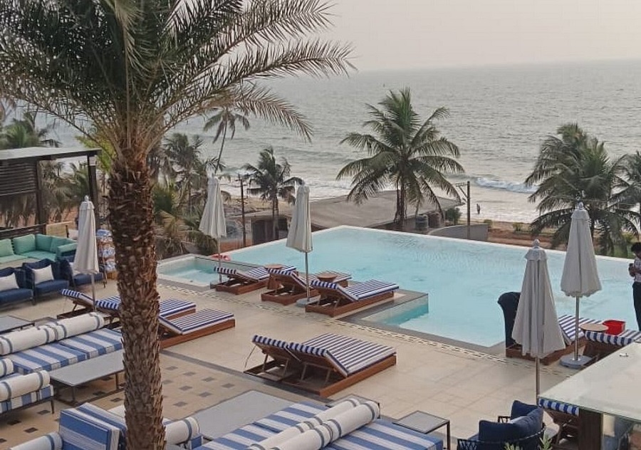 Swimming pool at Peninsula Del Mar, Udupi